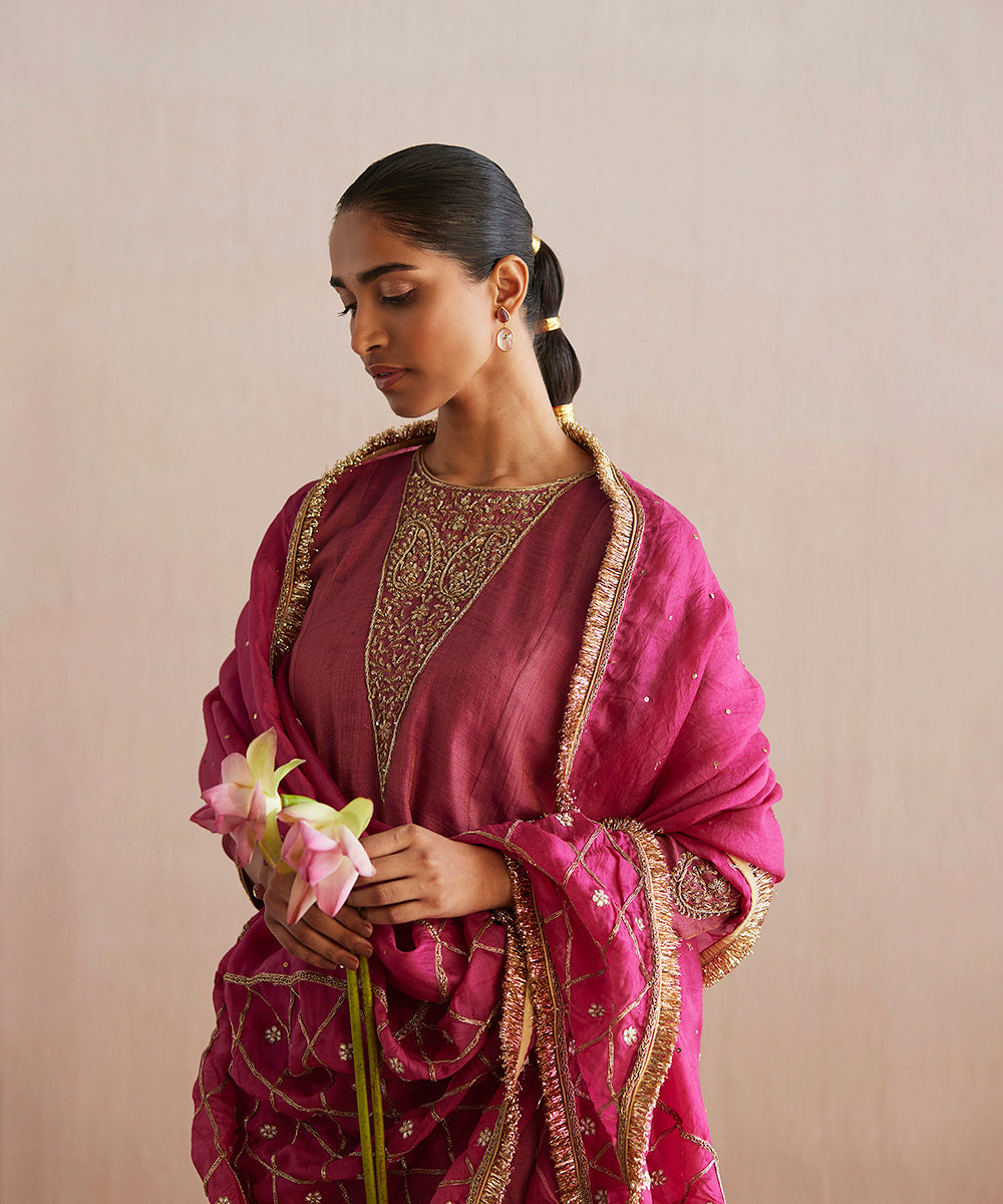 Aayat_Handloom_Rani_Pink_Cotton_Tissue_Suit_Set_With_Pants_And_Organza_Dupatta_WeaverStory_03