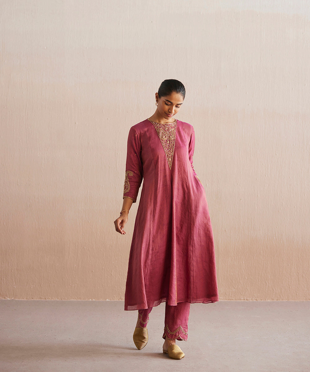 Aayat_Handloom_Rani_Pink_Cotton_Tissue_Suit_Set_With_Pants_And_Organza_Dupatta_WeaverStory_05