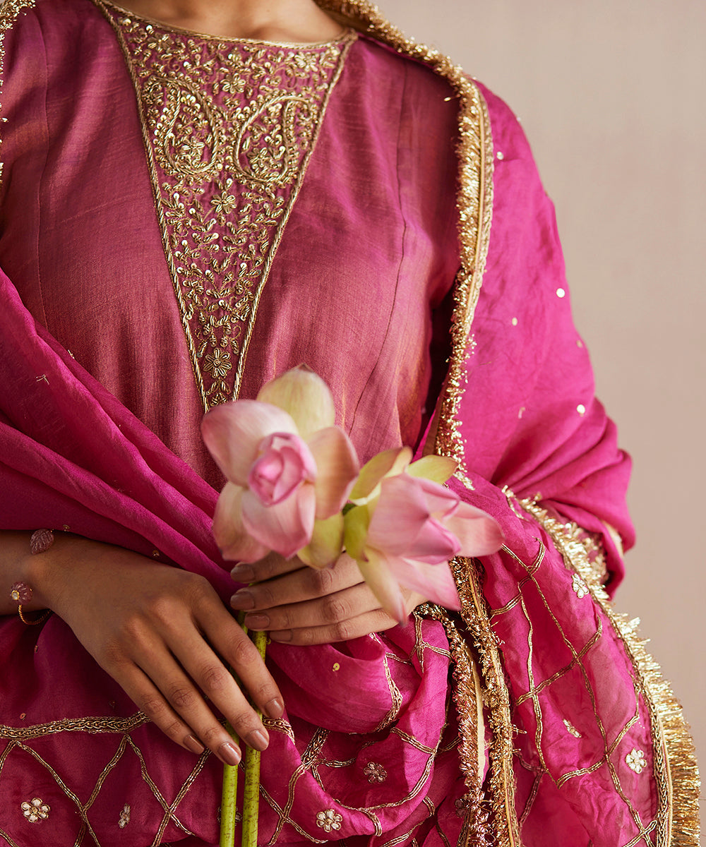 Aayat_Handloom_Rani_Pink_Cotton_Tissue_Suit_Set_With_Pants_And_Organza_Dupatta_WeaverStory_06
