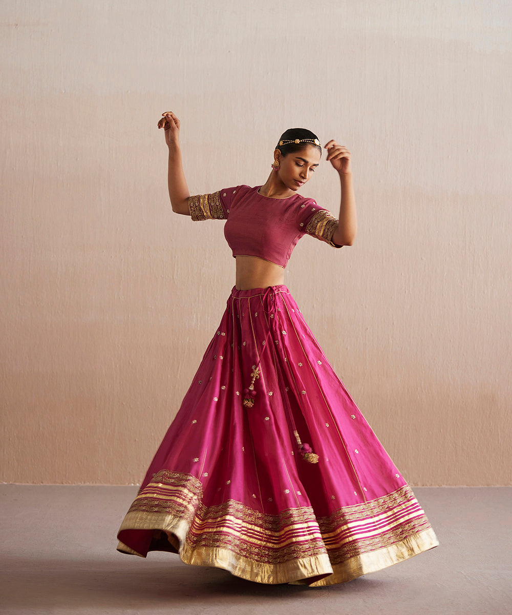 Mastani_Handloom_Rani_Pink_Cotton_Tissue_Blouse_With_Skirt_And_Embroidered_Dupatta_WeaverStory_04