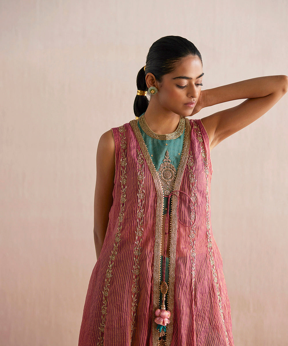 Zehenaseeb_Handloom_Sea_Blue_Cotton_Tissue_Short_Top_With_Gharara_And_Embroidered_Cape_WeaverStory_06