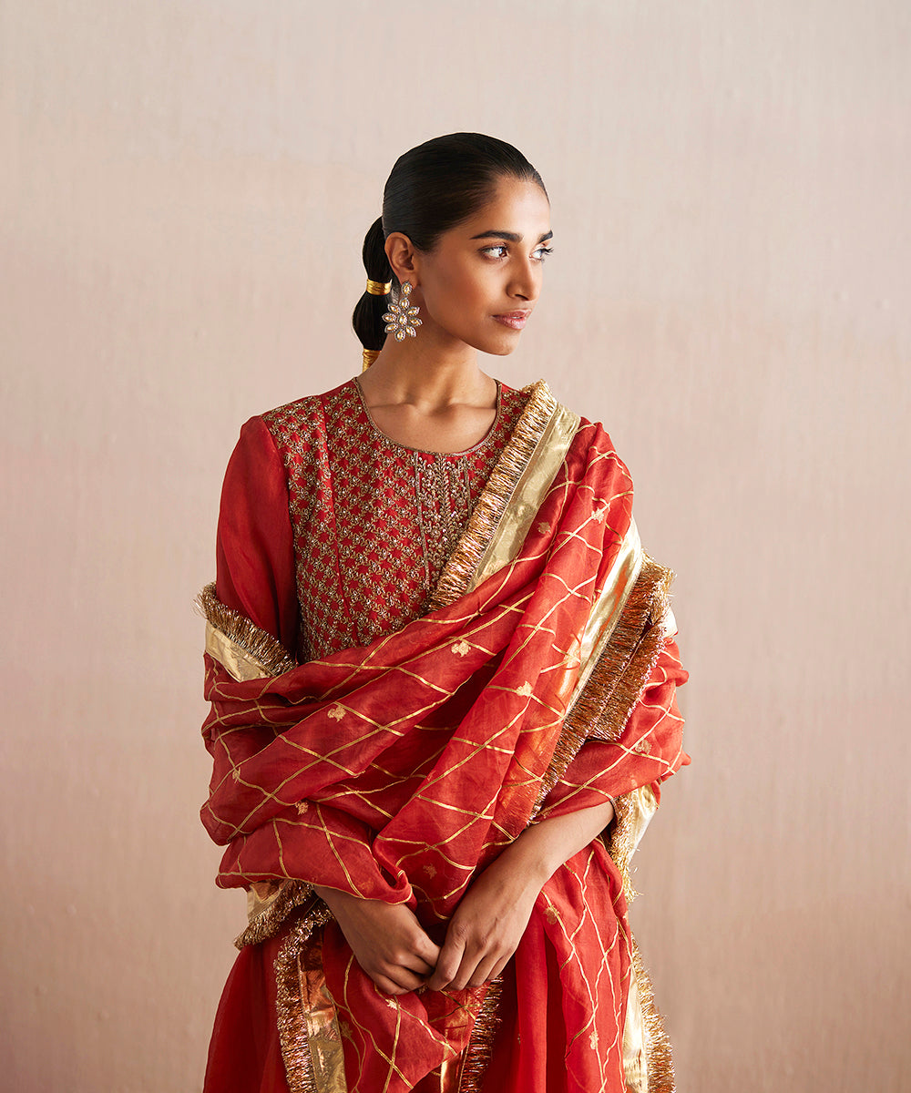 Noor_Handloom_Rust_Orange_Organza_Kurta_With_Cotton_Tissue_Pants_And_Gota_Work_Dupatta_WeaverStory_05