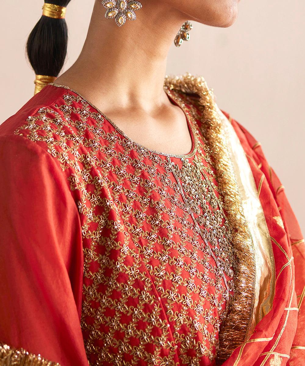 Noor_Handloom_Rust_Orange_Organza_Kurta_With_Cotton_Tissue_Pants_And_Gota_Work_Dupatta_WeaverStory_07