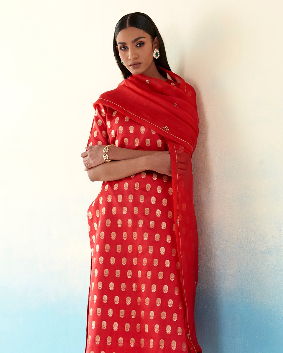 Asher_Red_Silk_Bootidar_Kurta_with_Silk_Pants_and_Organza_Dupatta_WeaverStory_01
