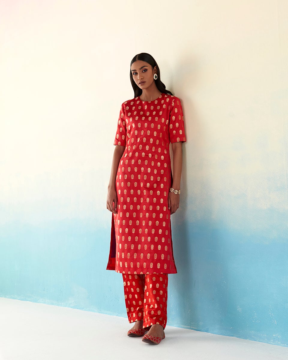 Asher_Red_Silk_Bootidar_Kurta_with_Silk_Pants_and_Organza_Dupatta_WeaverStory_03