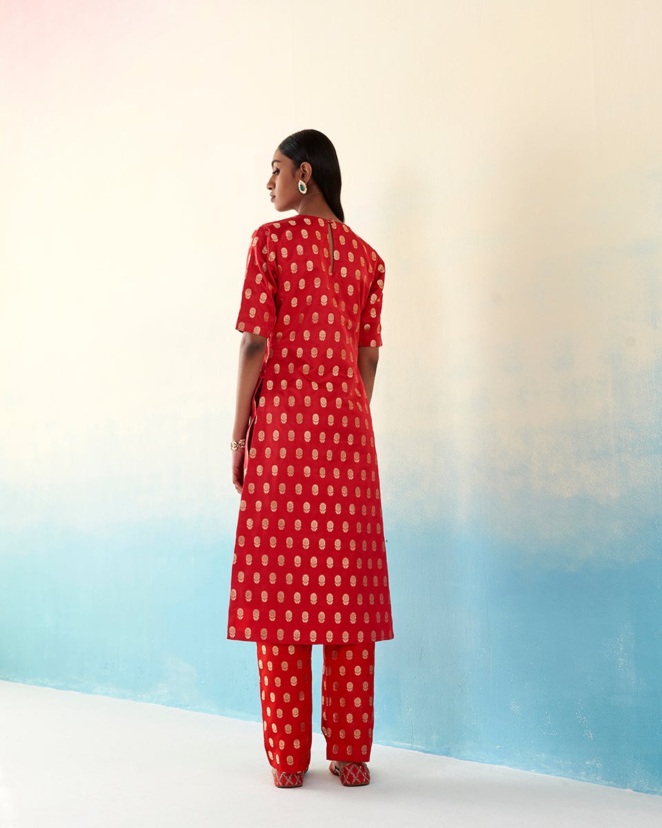Asher_Red_Silk_Bootidar_Kurta_with_Silk_Pants_and_Organza_Dupatta_WeaverStory_04