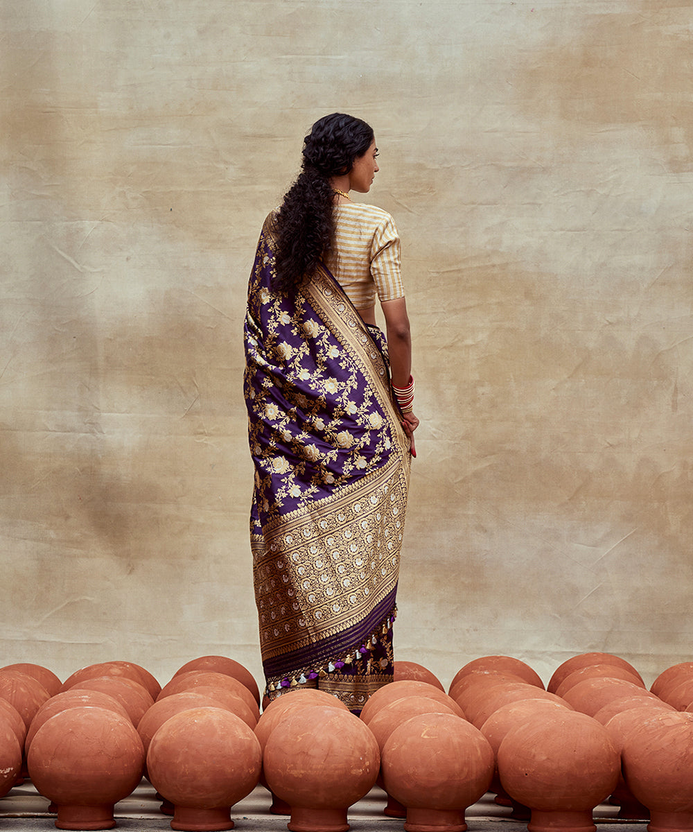 Dark_Purple_Handloom_Pure_Katan_Silk_Banarasi_Saree_with_Intricate_Jaal_WeaverStory_06