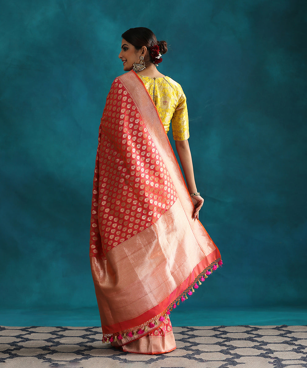 Pink_And_Peach_Handloom_Pure_Katan_Silk_Banarasi_Saree_With_Cutwork_Booti_WeaverStory_03
