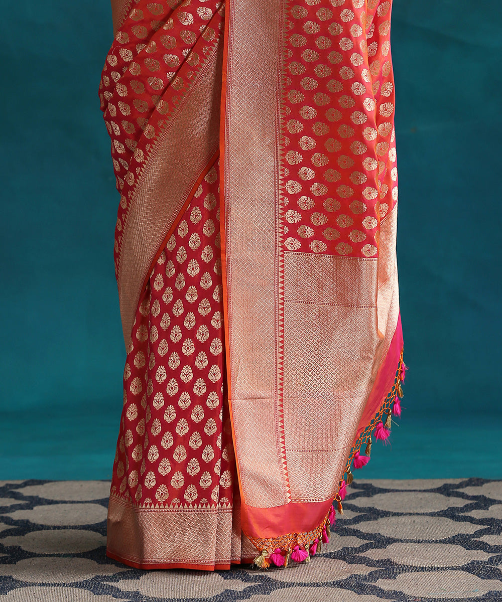 Pink_And_Peach_Handloom_Pure_Katan_Silk_Banarasi_Saree_With_Cutwork_Booti_WeaverStory_04