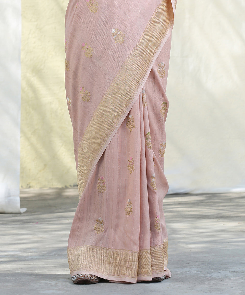 Handloom_Blush_Pink_Tussar_Georgette_Banarasi_Saree_with_Kadhwa_Booti_WeaverStory_04