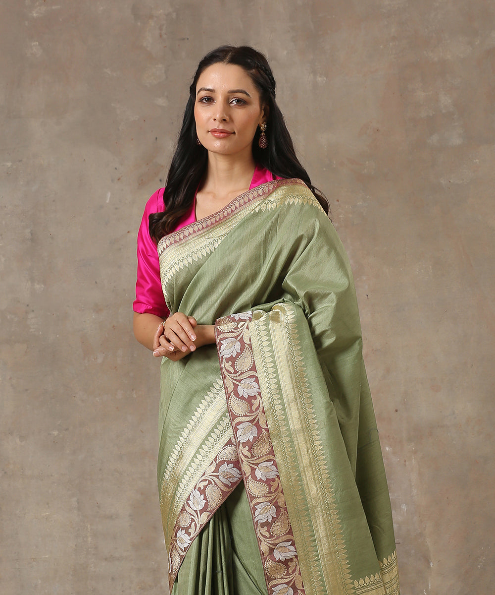 Handloom_Green_Handloom_Tussar_Silk_Banarasi_Saree_with_Wine_Kadhwa_Border_WeaverStory_01