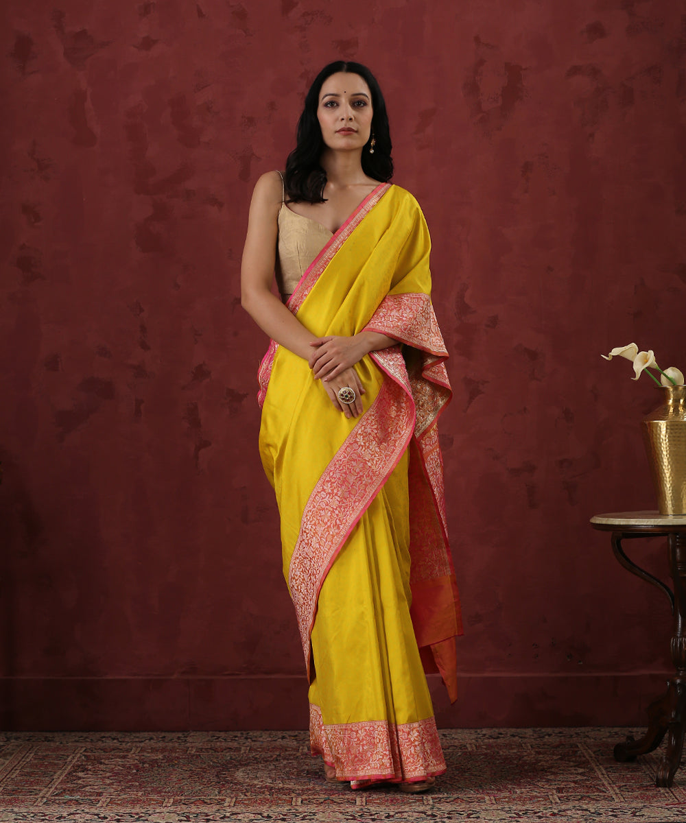 Handloom_Yellow_Pure_Katan_Silk_Tanchoi_Banarasi_Saree_With_Zari_Border_WeaverStory_02