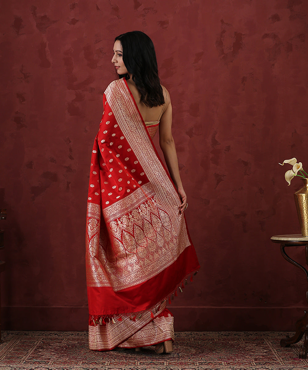 Red_Handloom_Satin_Silk_Banarasi_Saree_With_Zari_Booti_WeaverStory_03