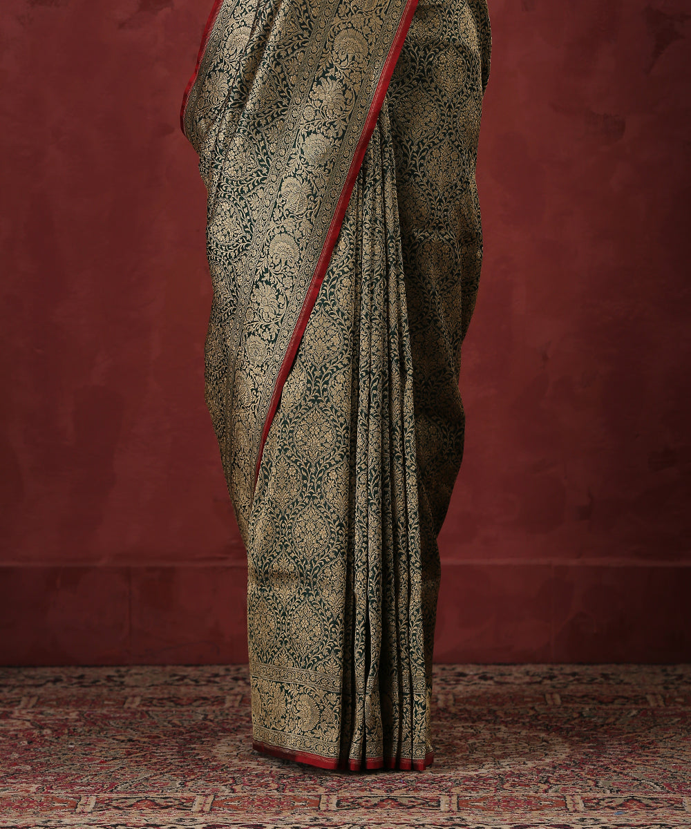 Handloom_Green_Pure_Katan_Silk_Kimkhab_Banarasi_Saree_With_Antique_Zari_WeaverStory_04