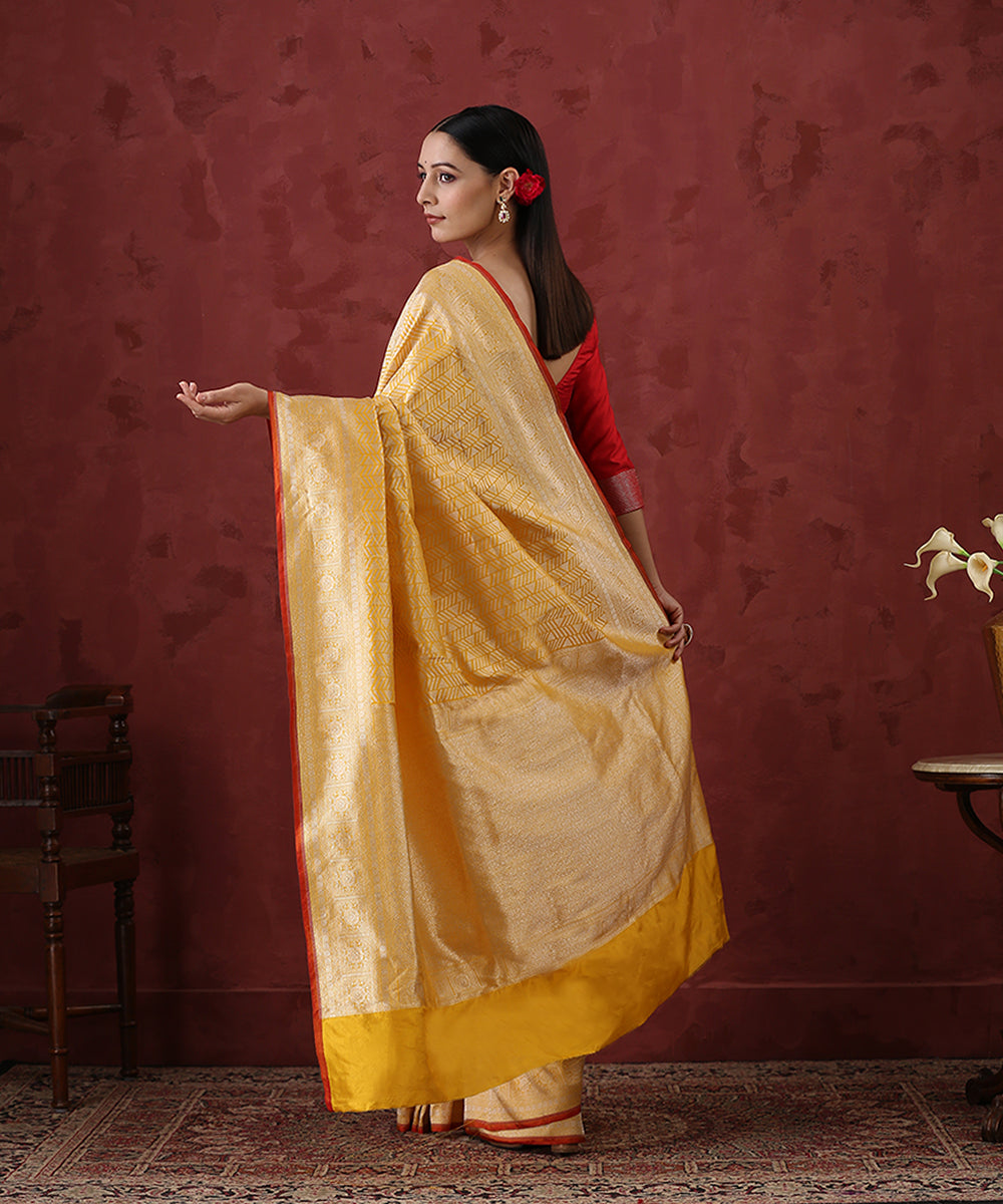 Handloom_Yellow_Pure_Katan_Silk_Kimkhab_Banarasi_Saree_With_Silver_Zari_WeaverStory_03