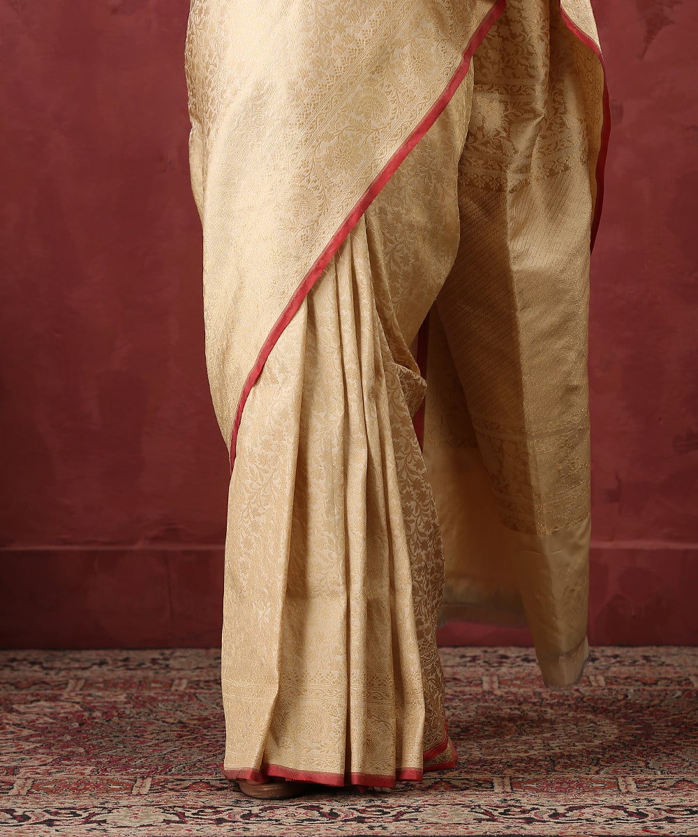Handloom_Golden_Pure_Katan_Silk_Kimkhab_Banarasi_Saree_With_Antique_Zari_and_Red_Selvedge_WeaverStory_04
