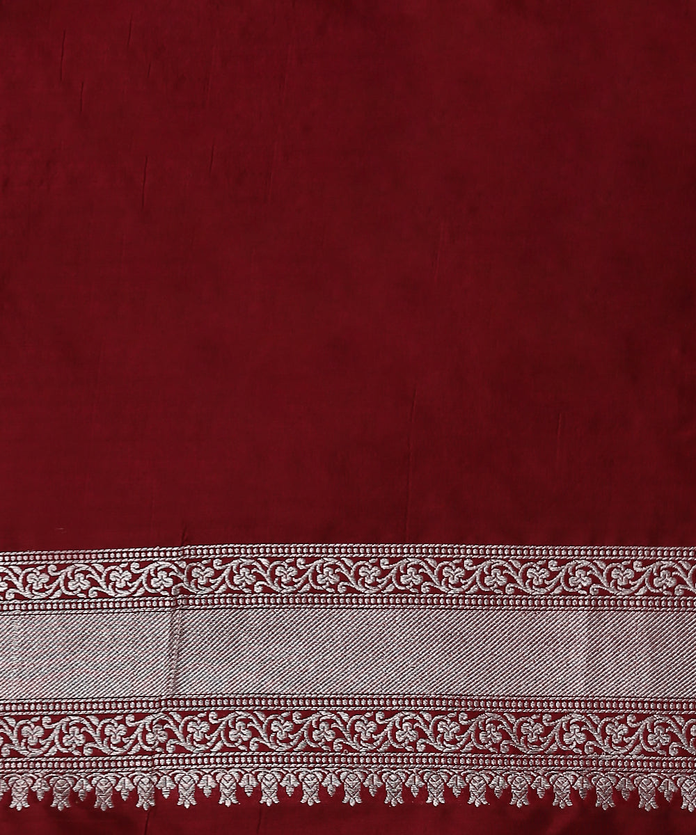 Maroon_Handloom_Pure_Katan_Silk_Kimkhab_Banarasi_Saree_With_Silver_Zari_WeaverStory_05