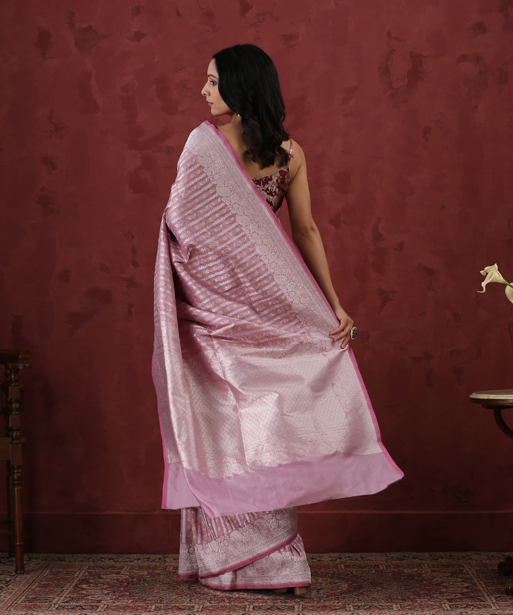 Handloom_Lavender_Kimkhab_Pure_Katan_Silk_Banarasi_Saree_with_Vertical_Zari_Stripes_WeaverStory_03