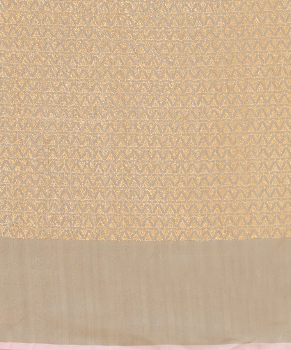 Beige_Handloom_Pure_Katan_Silk_Plain_Banarasi_Saree_With_Konia_WeaverStory_05