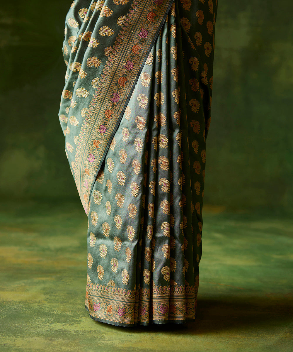 Handloom_Green_Pure_Malda_Silk_Banarasi_Baluchari_Saree_With_Badhshah_Begum_Pallu_WeaverStory_04