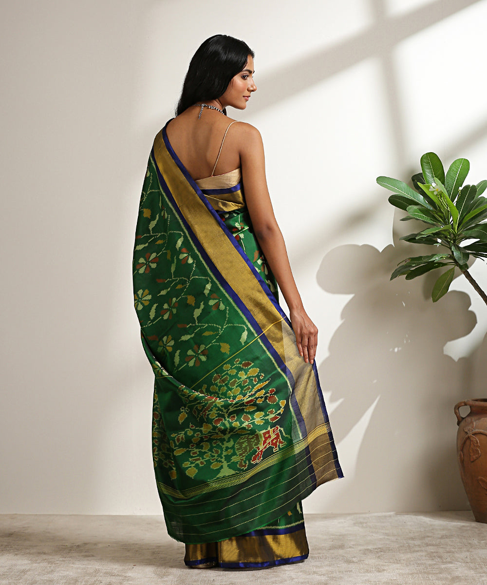 Handloom_Dark_Green_Pure_Mulberry_Silk_Patola_Saree_With_Blue_Border_WeaverStory_03