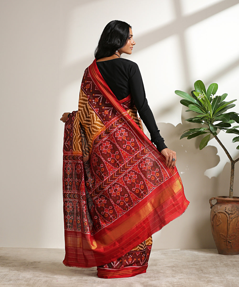 Mustard_And_Maroon_Handloom_8_Ply_Pure_Mulberry_Silk_Patola_Saree_With_Chevron_Weave_WeaverStory_03