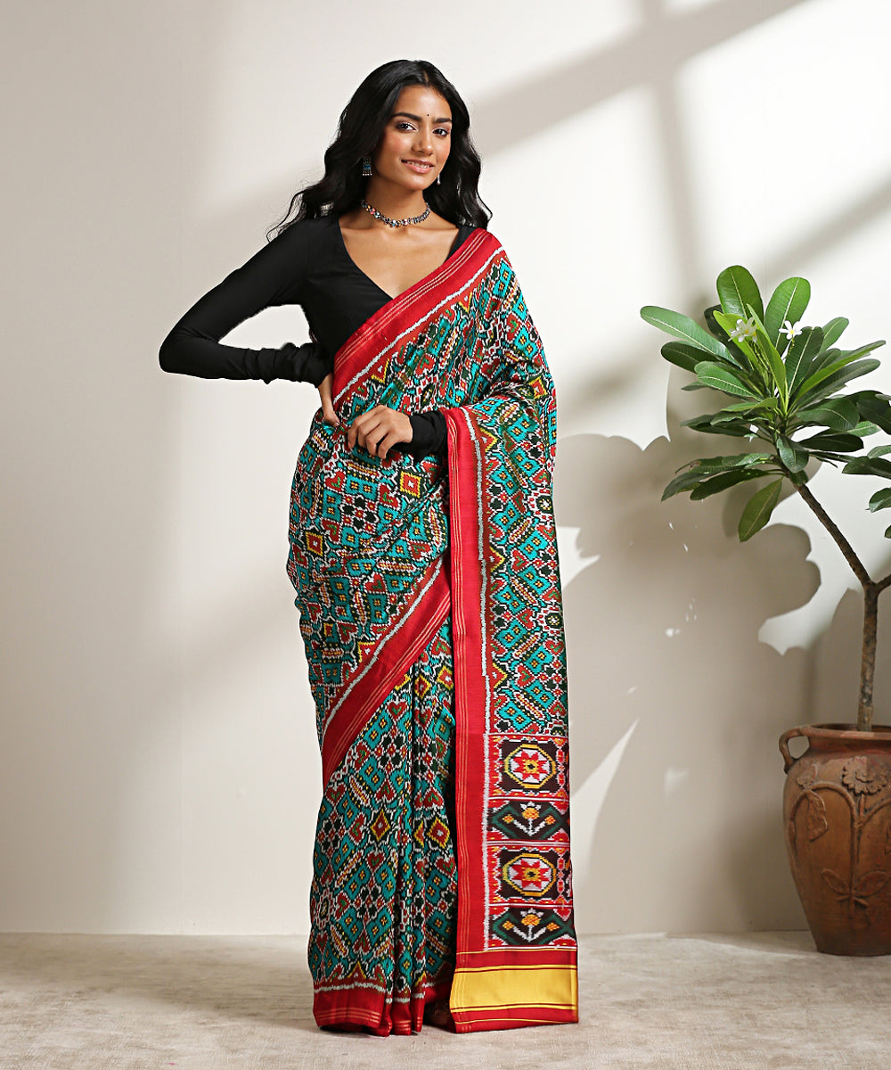 Emerald_Green_Handloom_Twill_Weave_Pure_Mulberry_Silk_Patola_Saree_WeaverStory_02