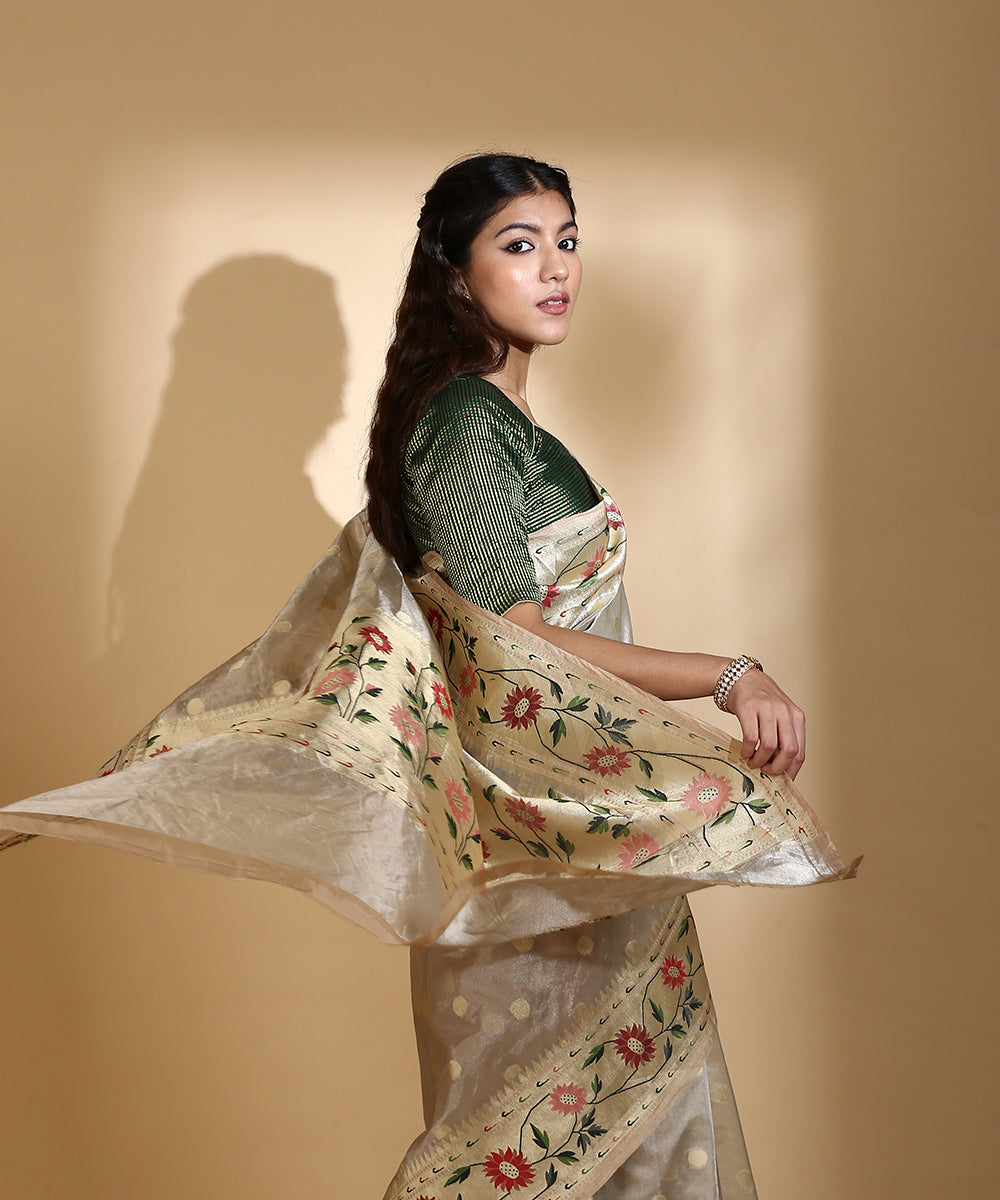 Gold_Handloom_Tissue_Organza_Banarasi_Saree_With_Sunflower_Motifs_On_Border_And_Pallu_WeaverStory_01
