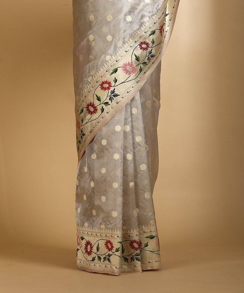Gold_Handloom_Tissue_Organza_Banarasi_Saree_With_Sunflower_Motifs_On_Border_And_Pallu_WeaverStory_04