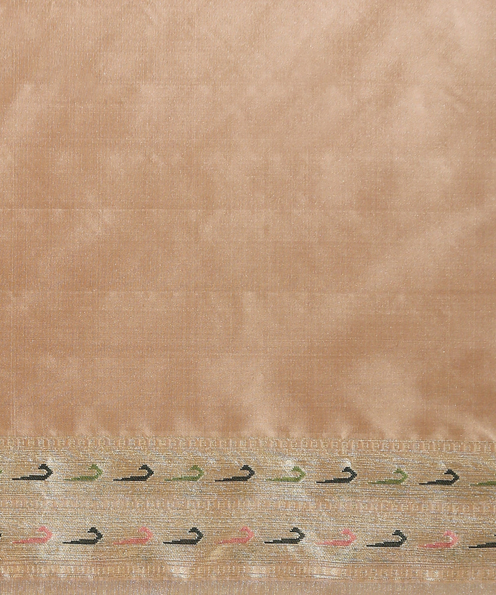 Gold_Handloom_Tissue_Organza_Banarasi_Saree_With_Sunflower_Motifs_On_Border_And_Pallu_WeaverStory_05