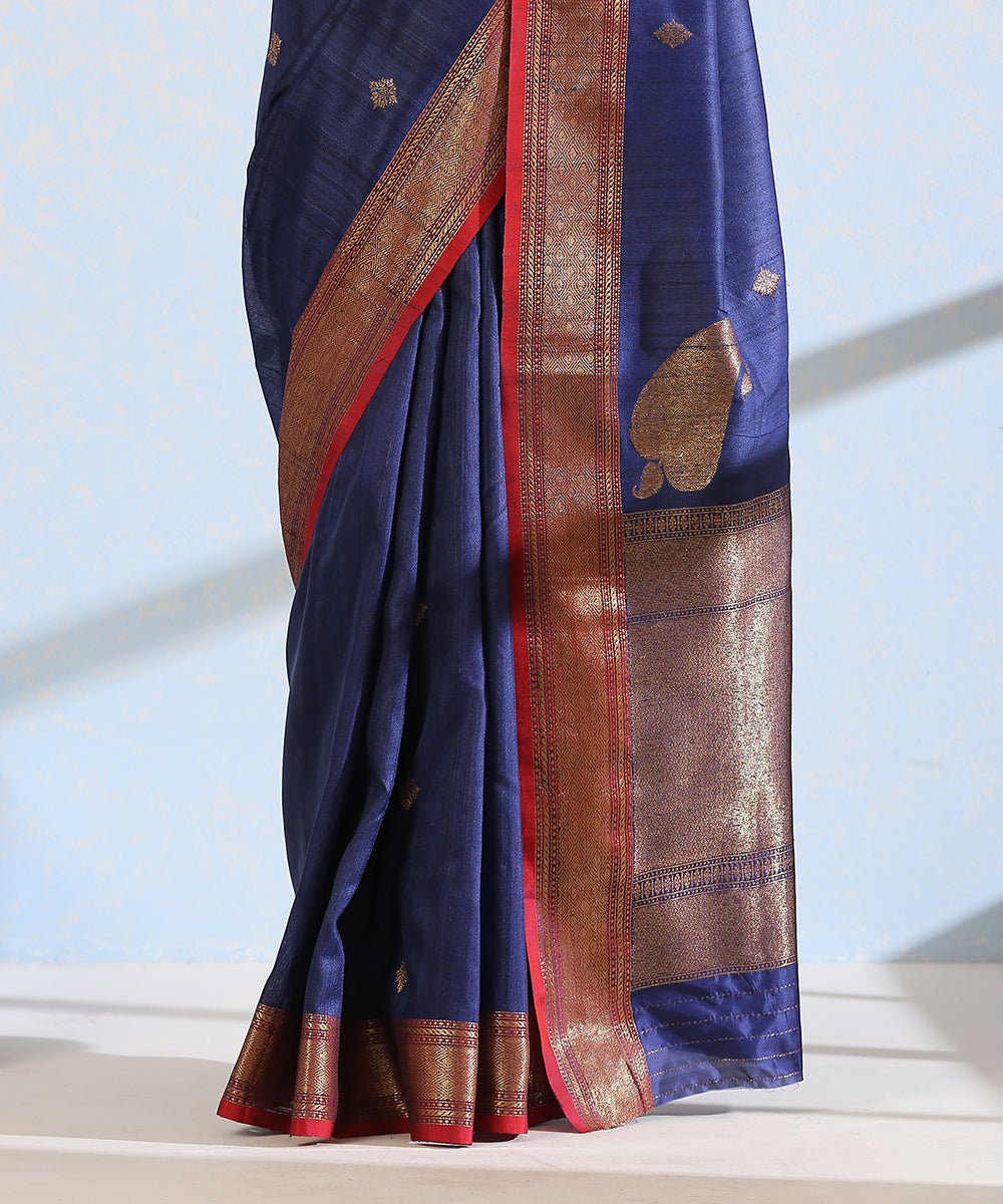 Handloom_Blue_Dupion_Silk_Banarasi_Saree_With_Red_Border_And_Antique_Zari_Booti_WeaverStory_04