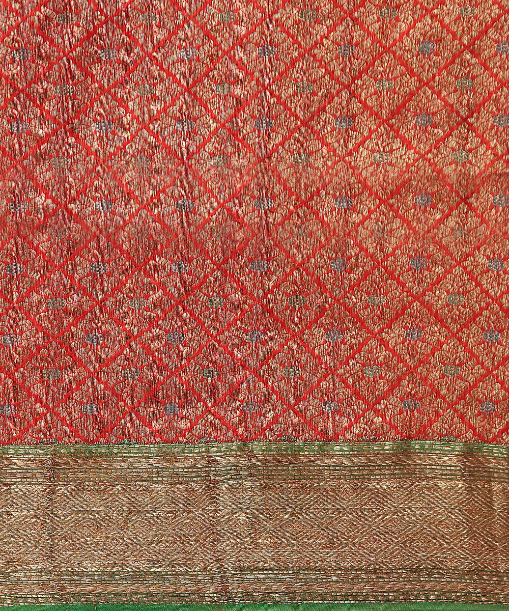 Handloom_Red_Dual_Tone_Dupion_Silk_Banarasi_Saree_With_Green_Border_And_Antique_Zari_WeaverStory_05