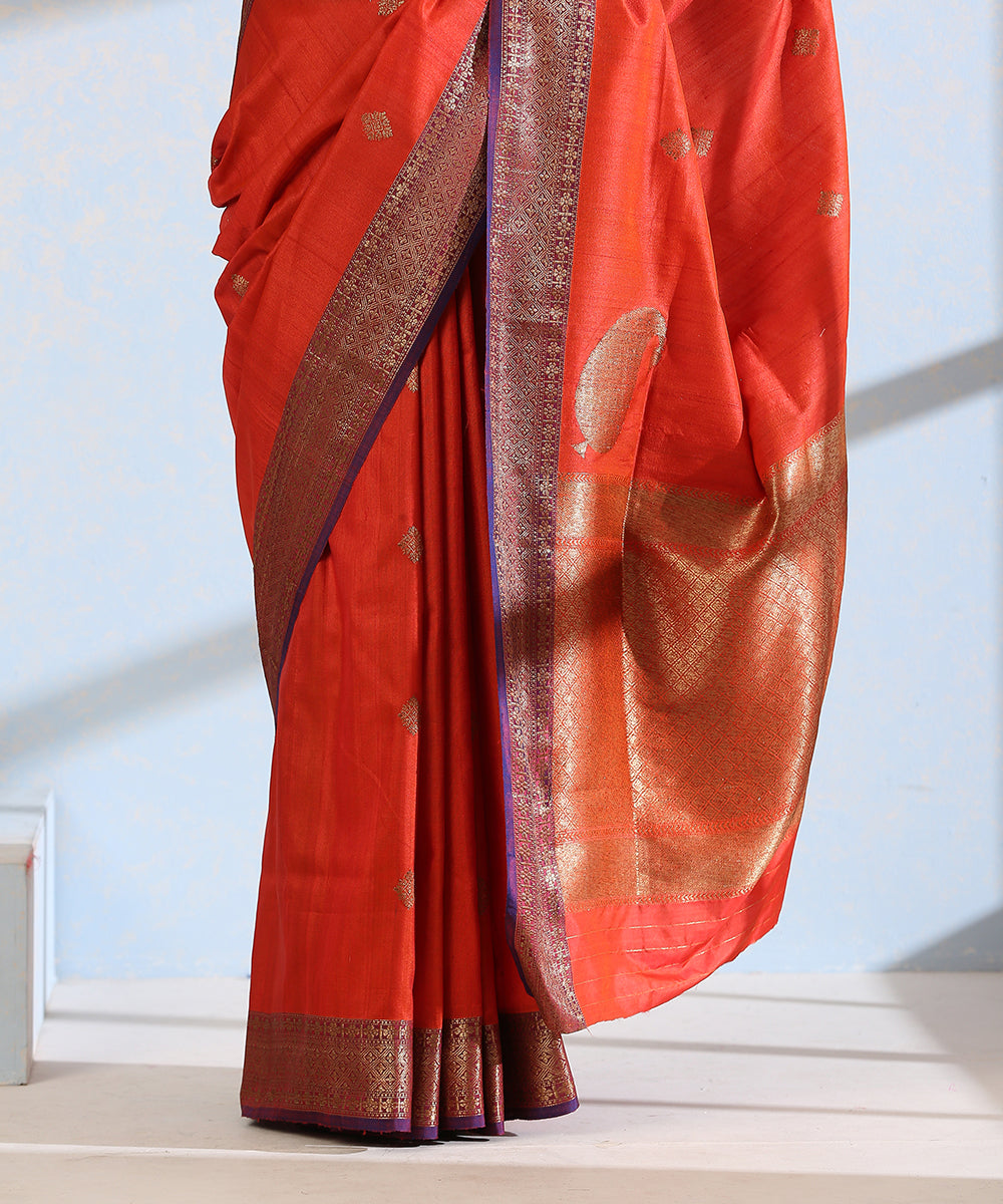 Handloom_Orange_Dupion_Silk_Banarasi_Saree_With_Purple_Border_And_Antique_Zari_WeaverStory_04