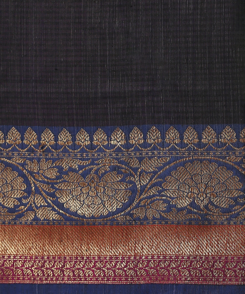 Handloom_Purple_Dupion_Silk_Banarasi_Saree_With_Blue_Border_And_All_Over_Antique_Zari_Jaal_WeaverStory_05