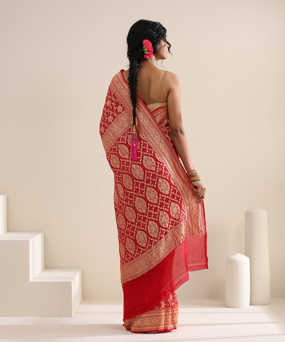 Handloom_Red_Georgette_Banarasi_Bandhej_Saree_With_Floral_Jaal_WeaverStory_03
