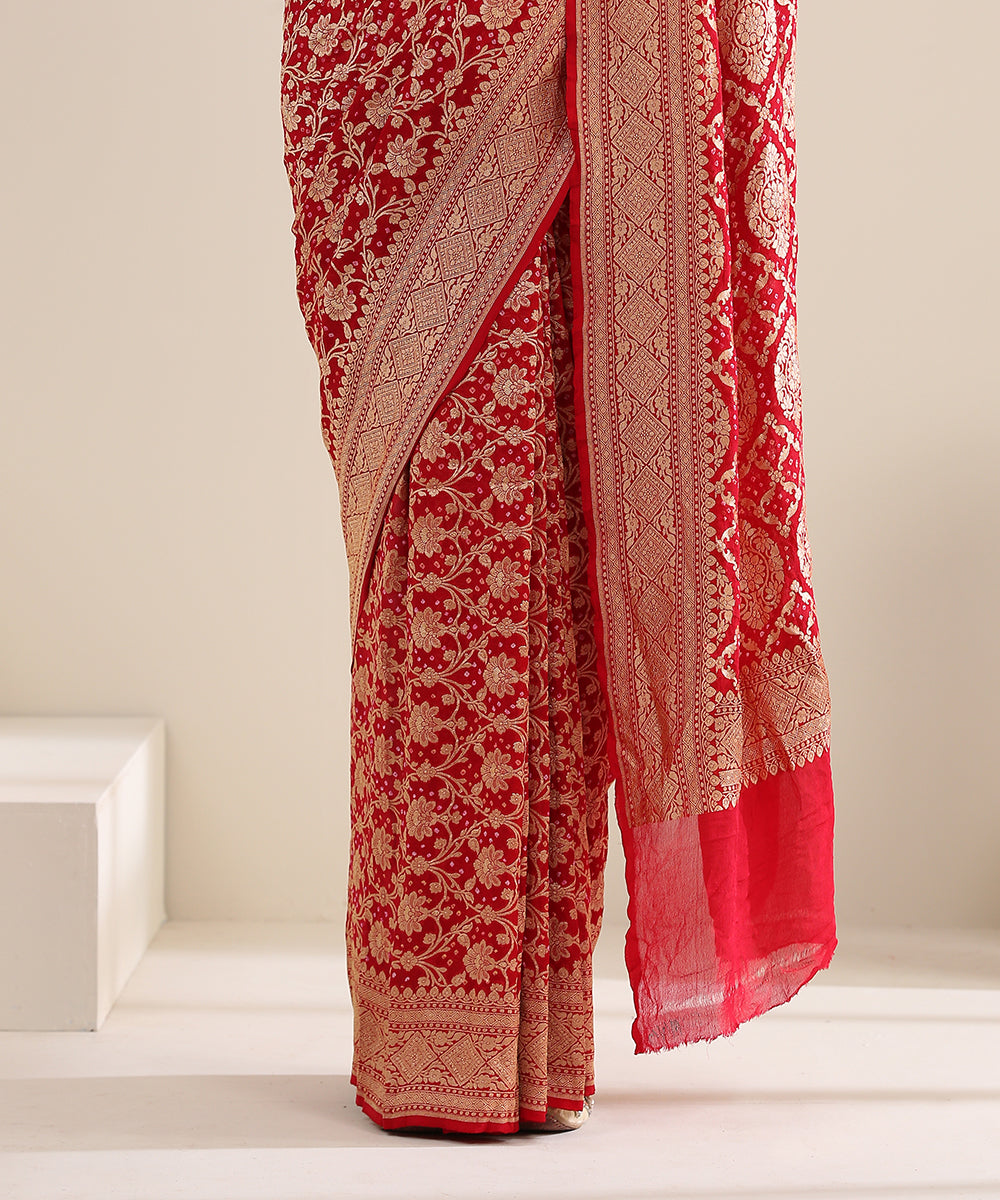 Handloom_Red_Georgette_Banarasi_Bandhej_Saree_With_Floral_Jaal_WeaverStory_04