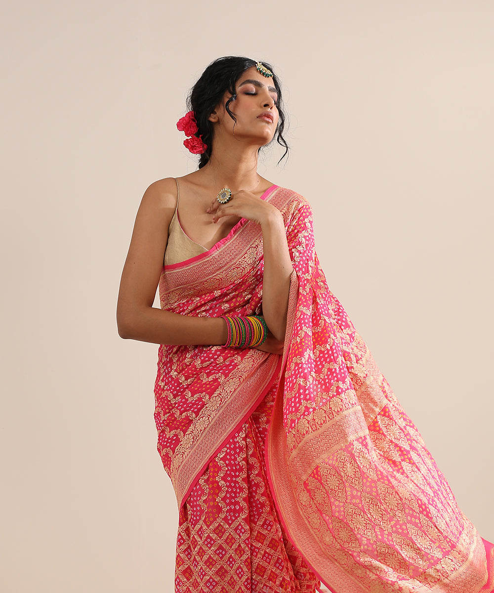 Coral_Pink_Handloom_Georgette_Banarasi_Bandhej_Saree_With_Zari_Pallu_WeaverStory_01