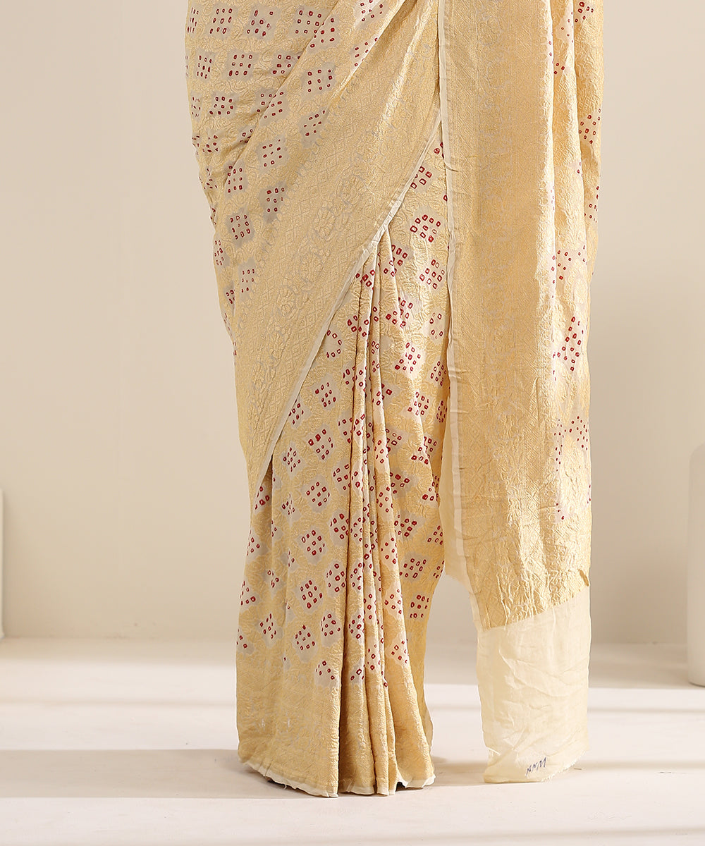 Handloom_Offwhite_Georgette_Banarasi_Bandhej_Saree_With_Cutwork_Weave_WeaverStory_04
