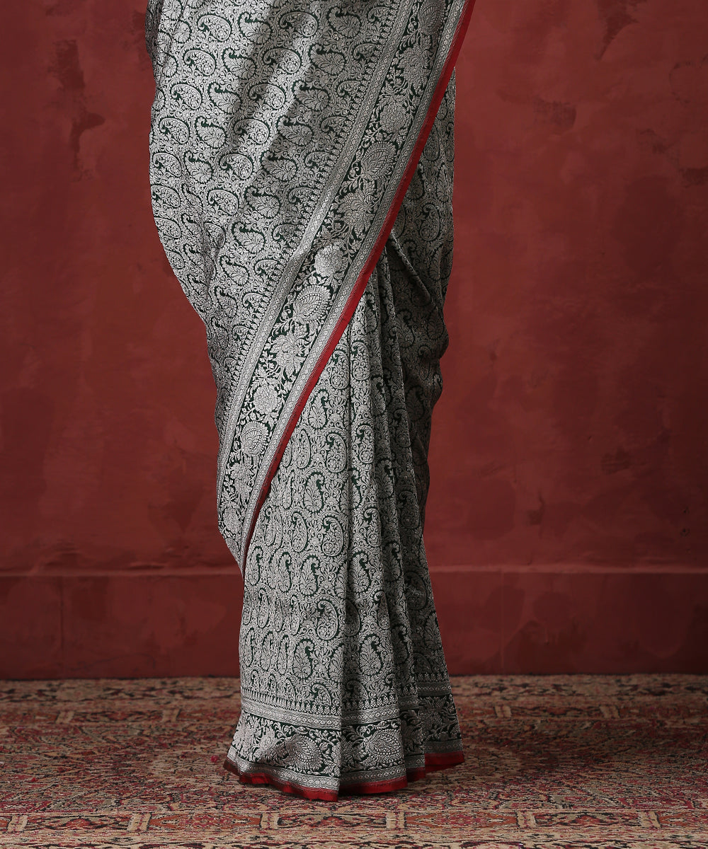 Handloom_Dark_Green_Pure_Katan_Silk_Banarasi_Saree_With_Kimkhab_Weave_WeaverStory_04