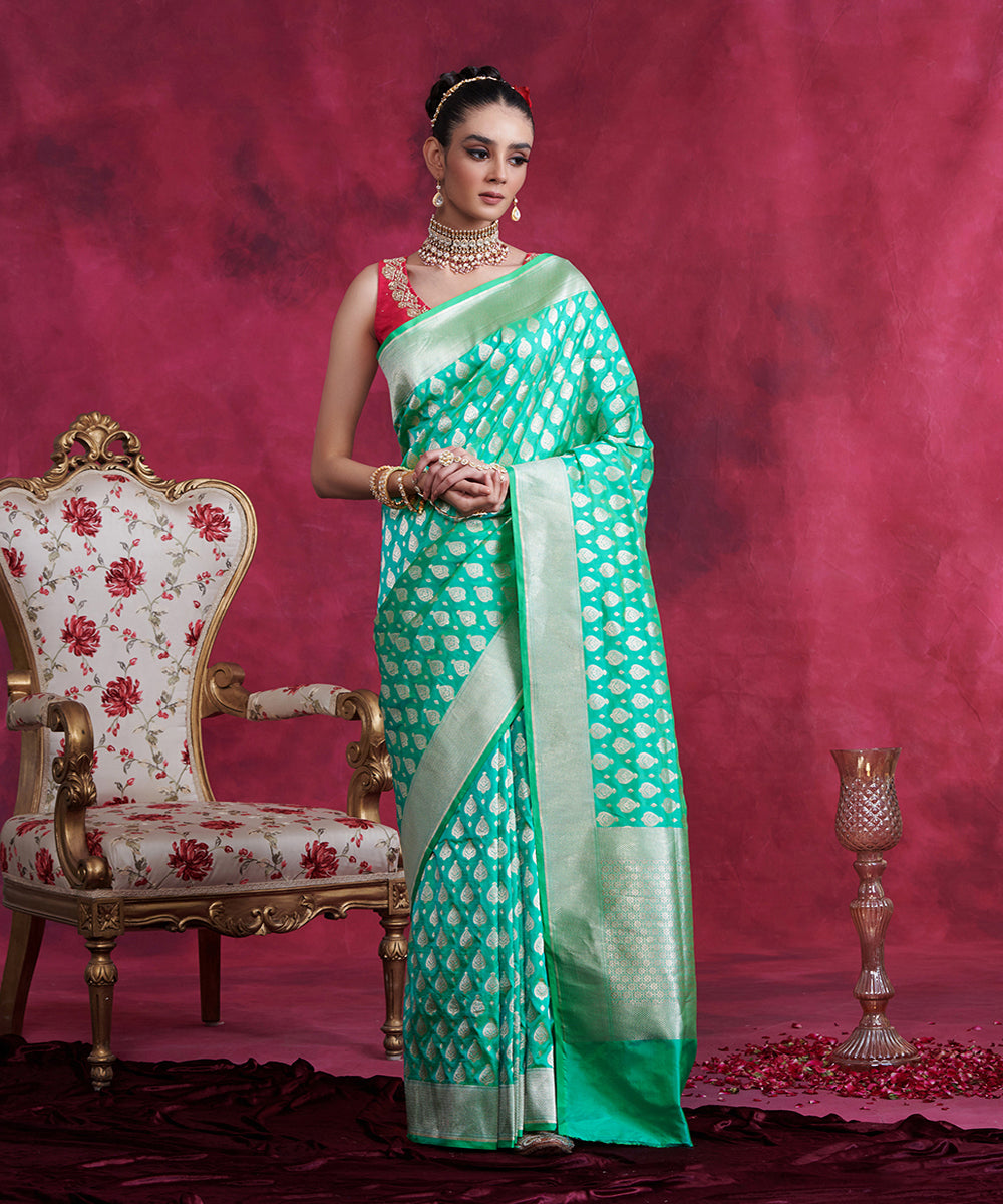 Handloom_Fresh_Green_Pure_Katan_Silk_Banarasi_Saree_With_Zari_Motifs_WeaverStory_02