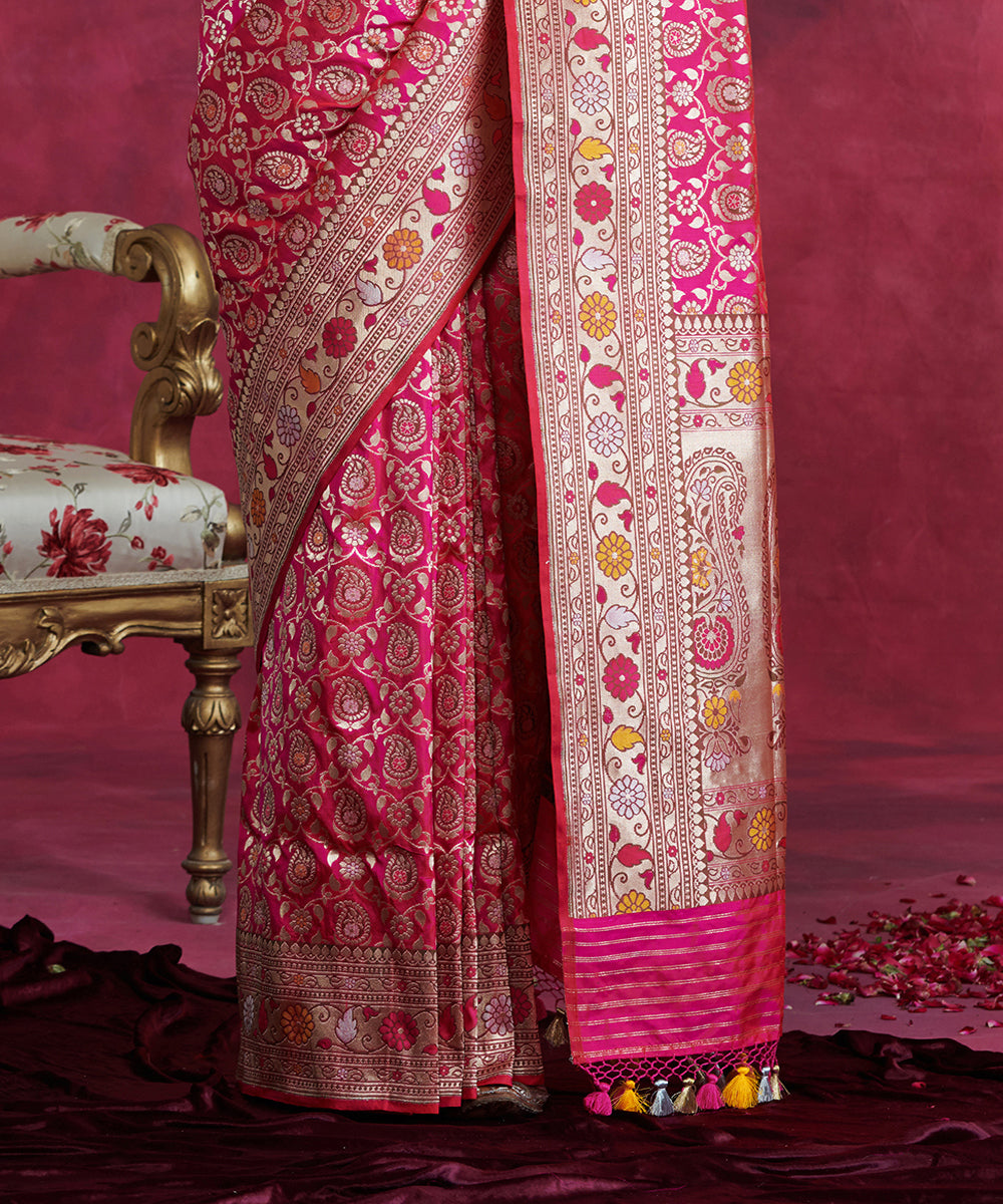 Handloom_Hot_Pink_Pure_Katan_Silk_Banaarsi_Saree_With_Paithani_Border_WeaverStory_04