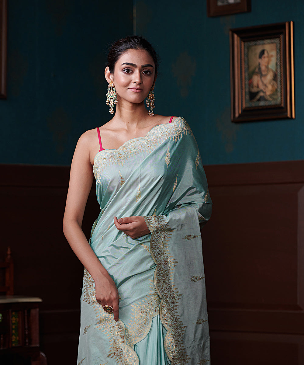 Powder_Blue_Handloom_Pure_Katan_Silk_Banarasi_Saree_With_Scalloped_Border_And_Leaf_Motifs_WeaverStory_01