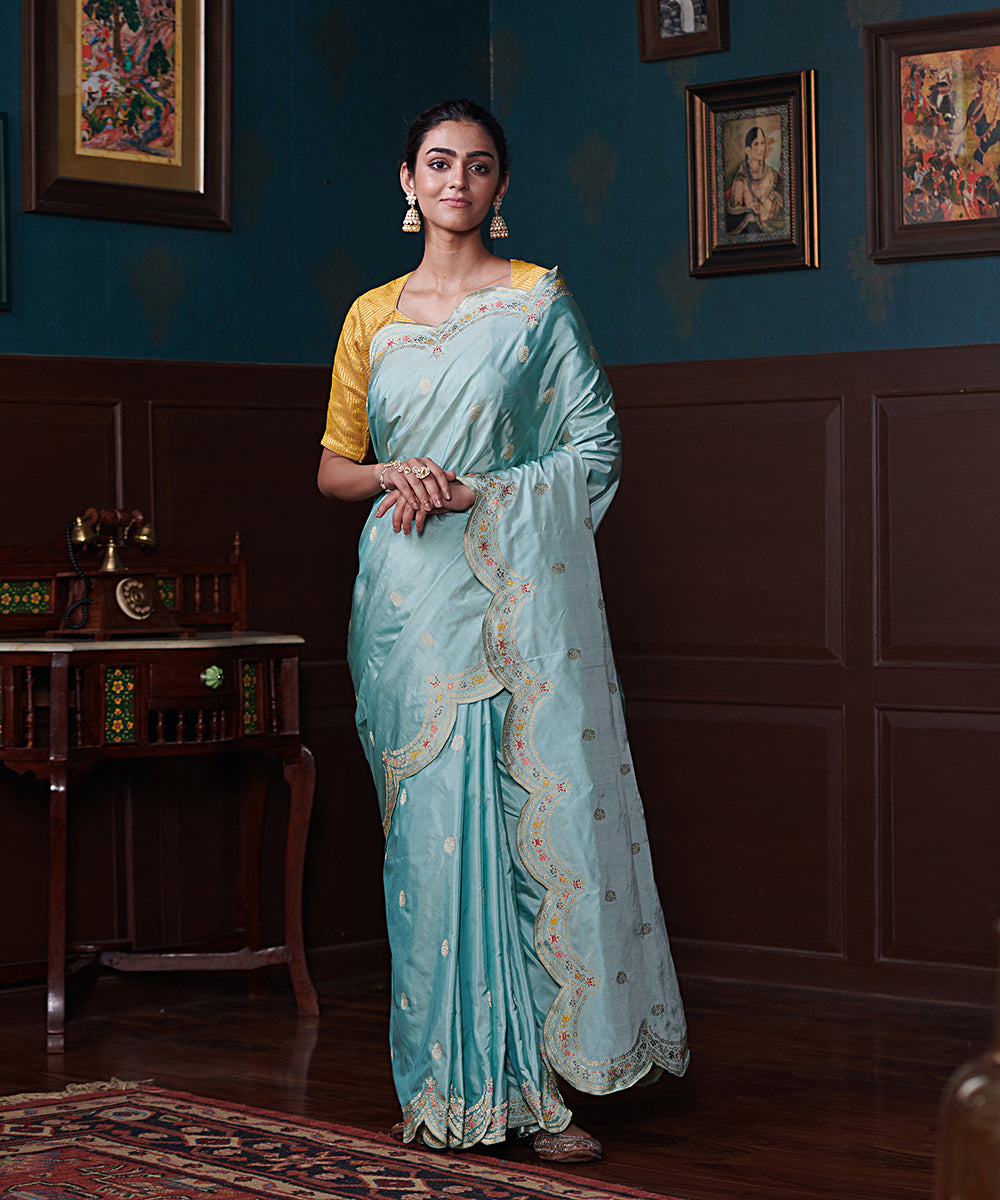 Powder_Blue_Handloom_Pure_Katan_Silk_Banarasi_Saree_With_Scalloped_Meenakari_Border_And_Pink_Blouse_WeaverStory_02