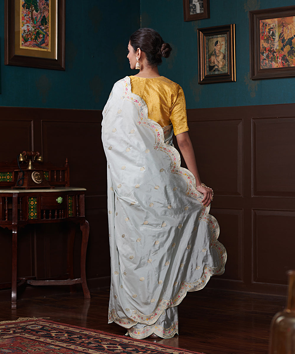 Handloom_Pale_Blue_Pure_Katan_Silk_Banarasi_Saree_With_Scalloped_Meenakari_Border_And_Pink_Blouse_WeaverStory_03
