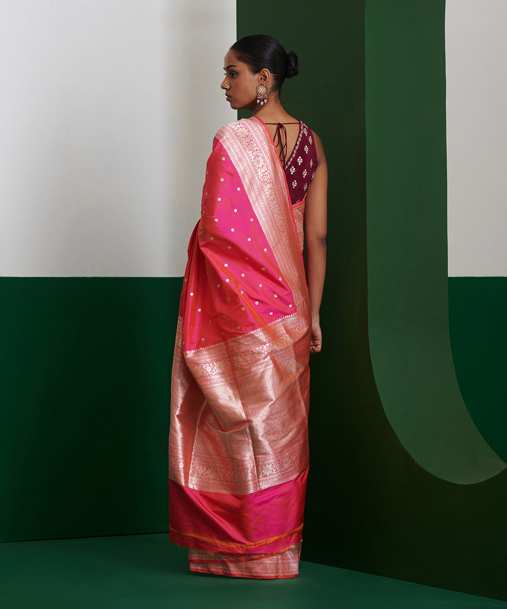 Pink_Handloom_Dual_Tone_Pure_Katan_Silk_Banarasi_Saree_With_Kadhwa_Ashrafi_Booti_WeaverStory_03