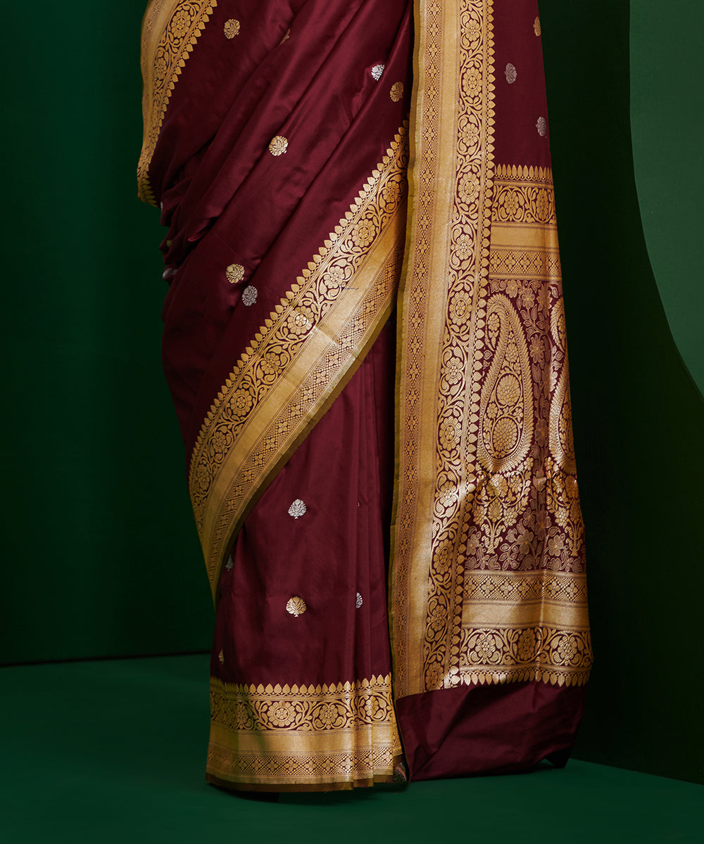 Handloom_Wine_Pure_Katan_Silk_Banarasi_Saree_With_Green_Selvedge_WeaverStory_04