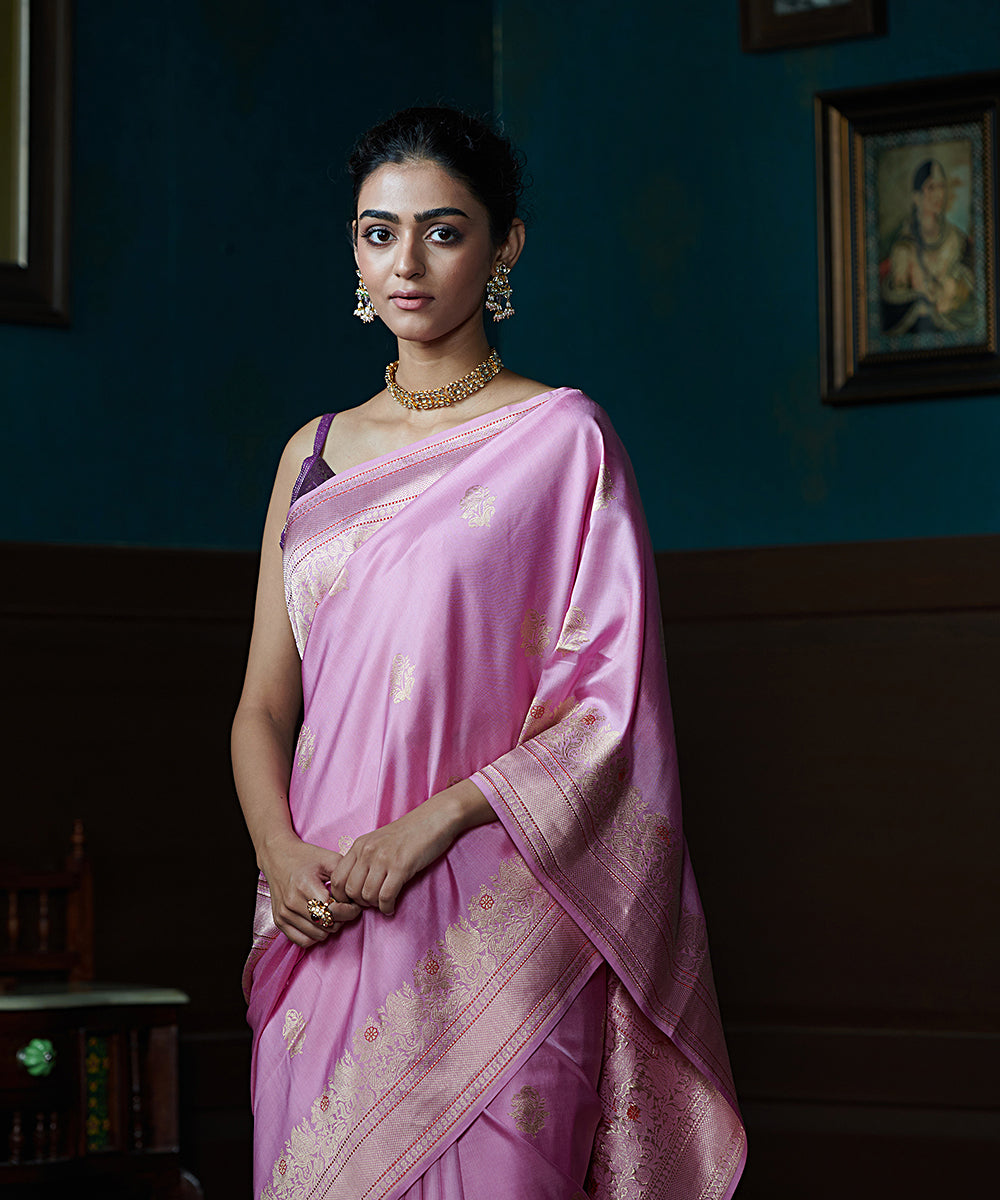 Rose_Pink_Handloom_Pure_Katan_Silk_Banarasi_Saree_With_Kadhwa_Booti_WeaverStory_01