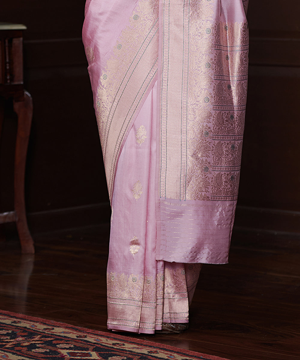 Blush_Pink_Handloom_Pure_Katan_Silk_Banarasi_Saree_With_Kadhwa_Booti_WeaverStory_04