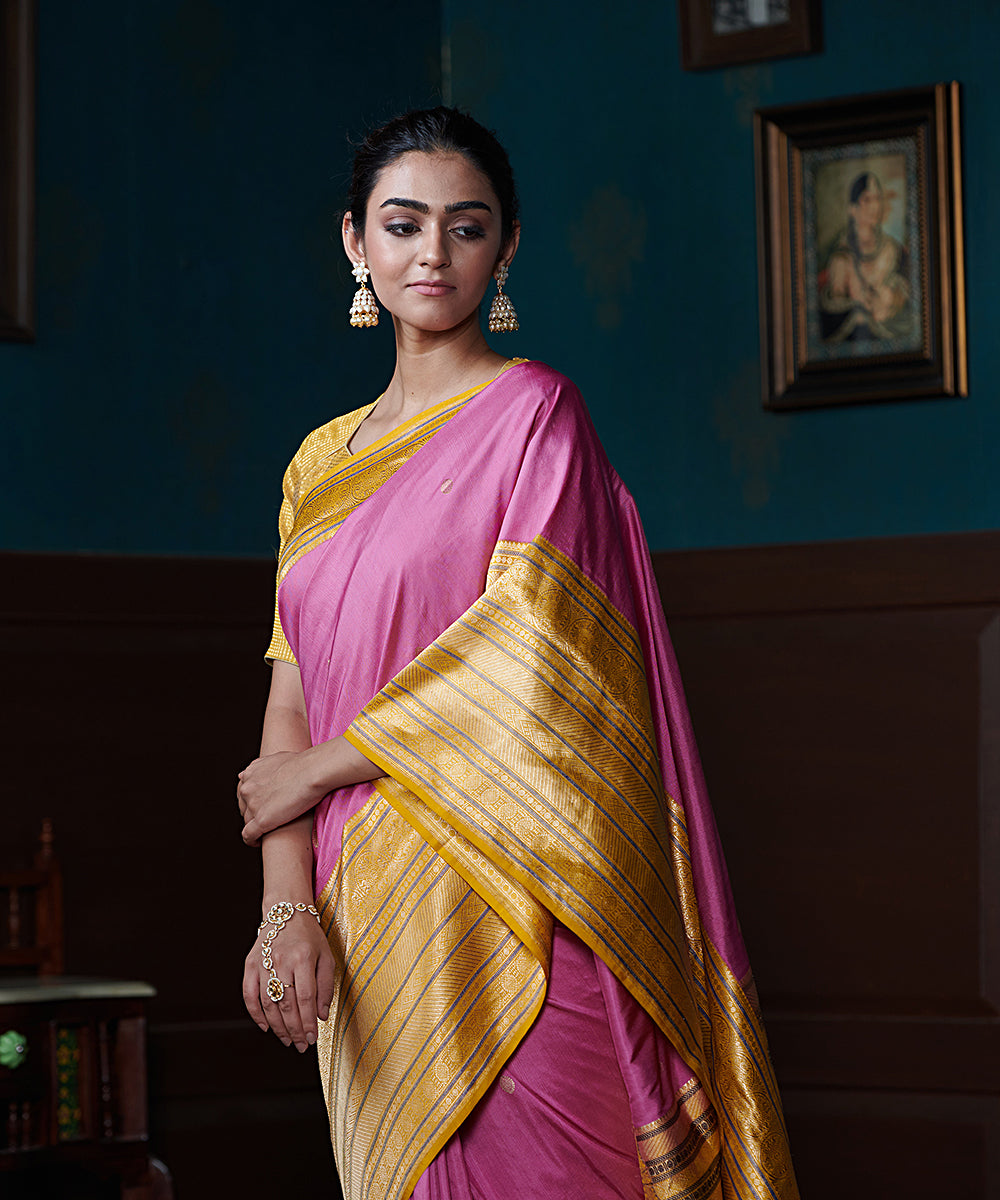 Handloom_Rose_Pink_Pure_Katan_Silk_Banarasi_Saree_With_Yellow_Meenakari_Contrast_Border_WeaverStory_01