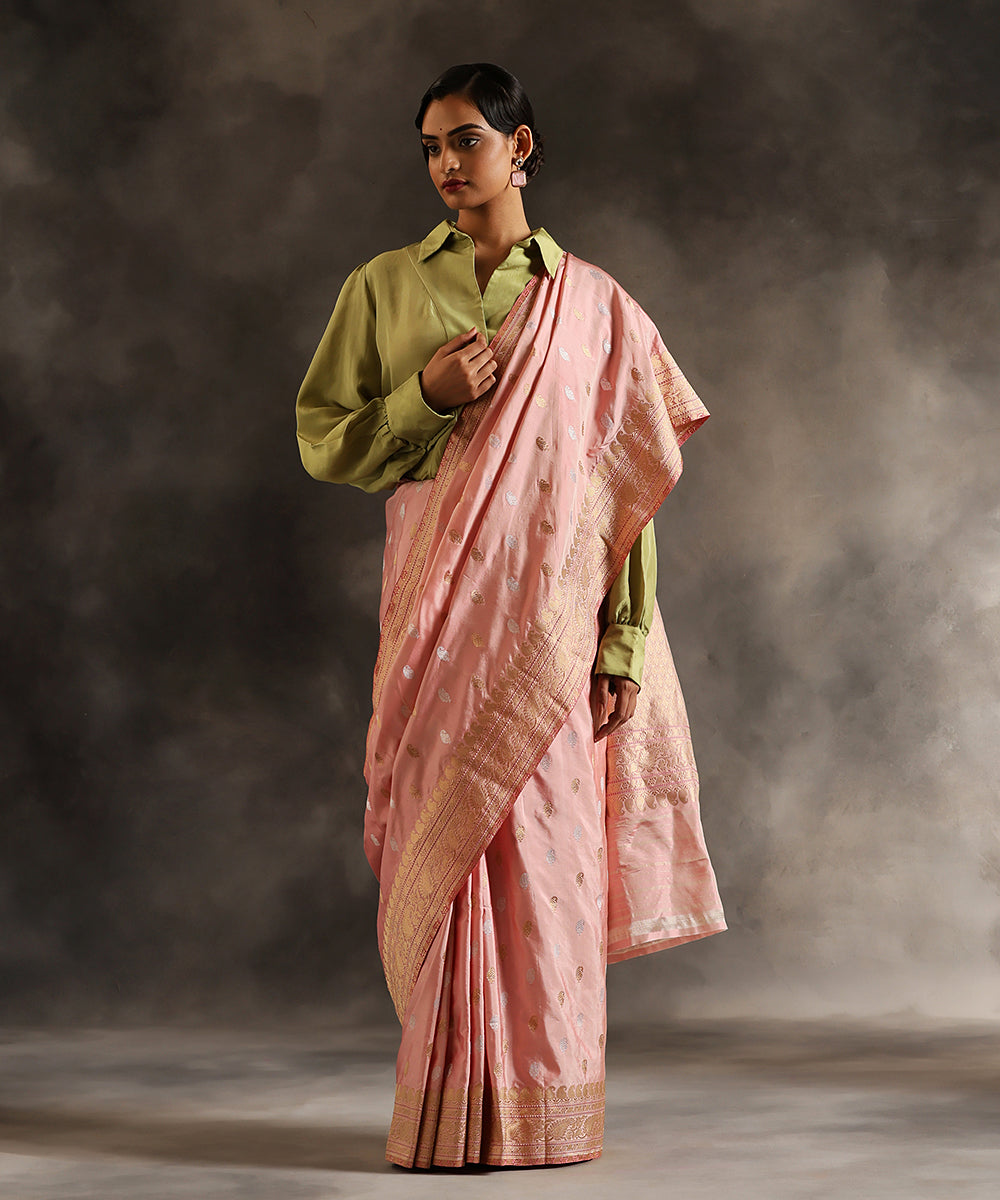 Handloom_Blush_Pink_Pure_Katan_Silk_Banarasi_Saree_With_Pure_Zari_Kadhwa_Booti_WeaverStory_02